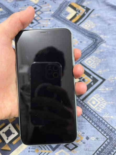 ايفون ١١ كامرتين اي عيب مابي سعره ٢٥٠ و بي مجال و جهاز نضيف هاي صور كدامكم مكاني حي واسطي ***********
