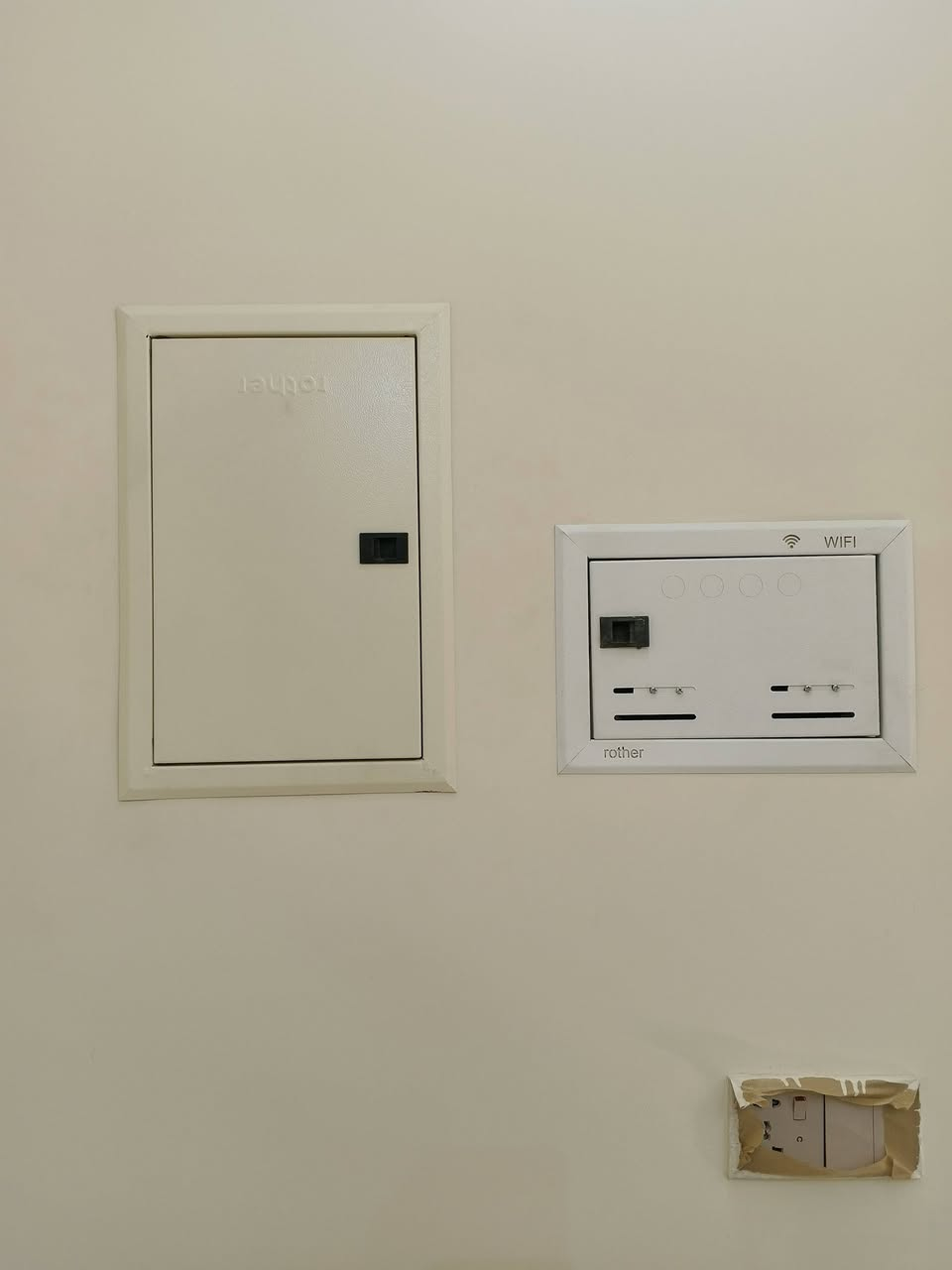 بســـــــــــــــــــــم_الله_الرحمــــــــــن_الرحيم

سلام عليكم الحمد تم اكمال العمل بأحد مواقعنا تشطيبات النهائيه 
العمل لكادر الزعيم لتأسيسات  الكهربائيه والسبالت  متخصص في كافة التأسيسات الكهربائية
  #منازل 🏨 #بنايات🏬 #محال_تجارية 🏪
وكافة الأعمال الكهربائية  هاتف ***********
***********

 🔴  منظومة  كامرات مراقبه
 🔴  منظومة  أنترنيت
 🔴  منظومة  مجمع ستلايت
 🔴  منظومة  الايرث  
 🔴  نظام الفوتوسيل للاناره الخارجيه
 🔴  منظومة الحريق
 🔴 منظومة السماعات الداخليه 
 

للاستفسار : مراسلة الصفحة

او المراسلة عبر الواتساب 

او ال⁨اتصال☎️📞***********
*********** 

# ابو زهراء البهادلي ⚡️
@متابعين
@أبرز المعجبين
