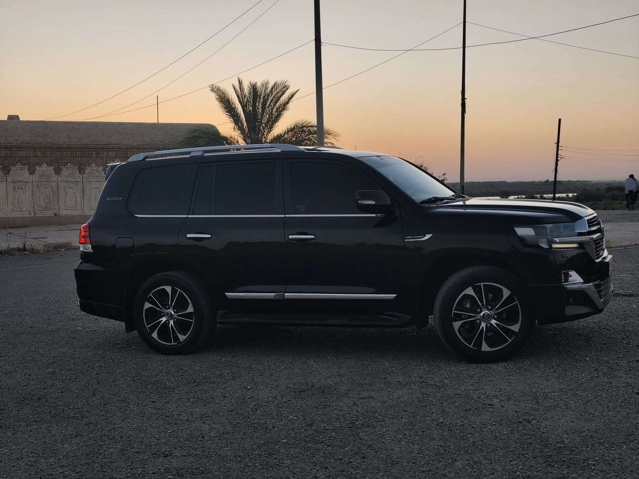 السـلام عليـكم
لاندكـروز 2019 GXR سـاز باب اول
رقـم اربيـل بأسمـي
مغلفـة PPF بالكـامل
بيهـا كتـاب تضليل 80‎%‎ جديـد
السيارة كفالة من الصبغ والتبديل والفتح فقـط بيها بارد بسيط جداً بالقبق مال جنطة شبر تقريباً
ماشيـة 99 الف حقيقي
المواصفـات:
4 كامرات
عدادات ليزرية
كشنات الامامية كهرباء
4كامرات ويا الاشارة
جنطـة كهربـاء
شاشات خلفية ضوئيـة
شاحـن وايرلـيس
تشغيـل عن بعـد
ثلاجـة + دبـل ماوس +حساسات امامي خلفـي +فتحة+4 بصمات
السيارة جديدة جداً ع وضع الشركـة 
السعــر : 487 وبيهـا مجال 
للاتصـال : ***********
