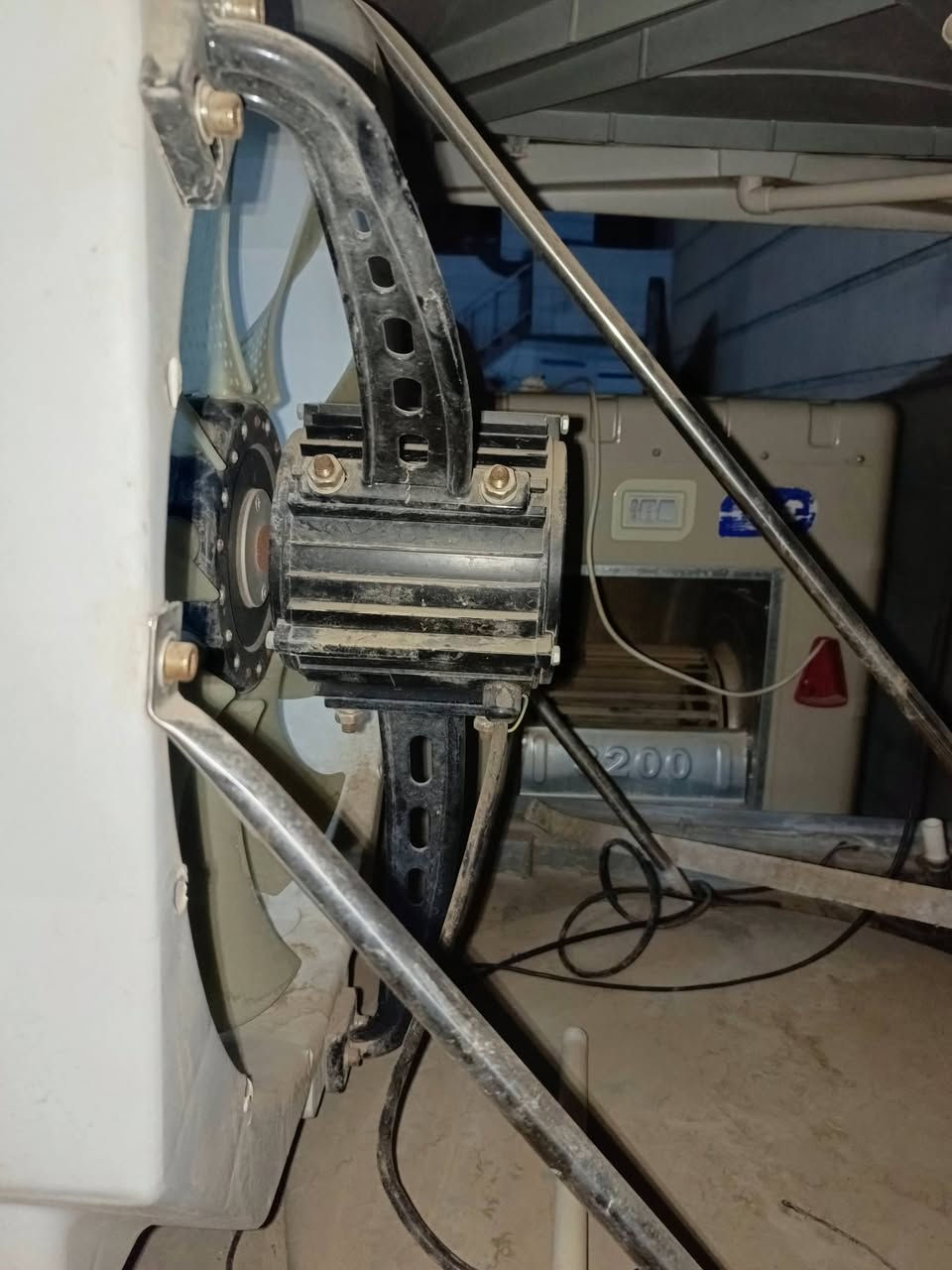 مبردة حجم كبير مال دكت اسمه اوبره نقص كارت حسب حجي اصحابه سعره 150الف ***********
