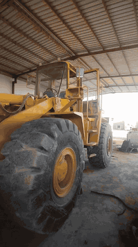 شفل كوماتسو للبيع جاهز للعمل ادوات بدون رقم للبيع للاستفسار *********** البصرة القرنه
