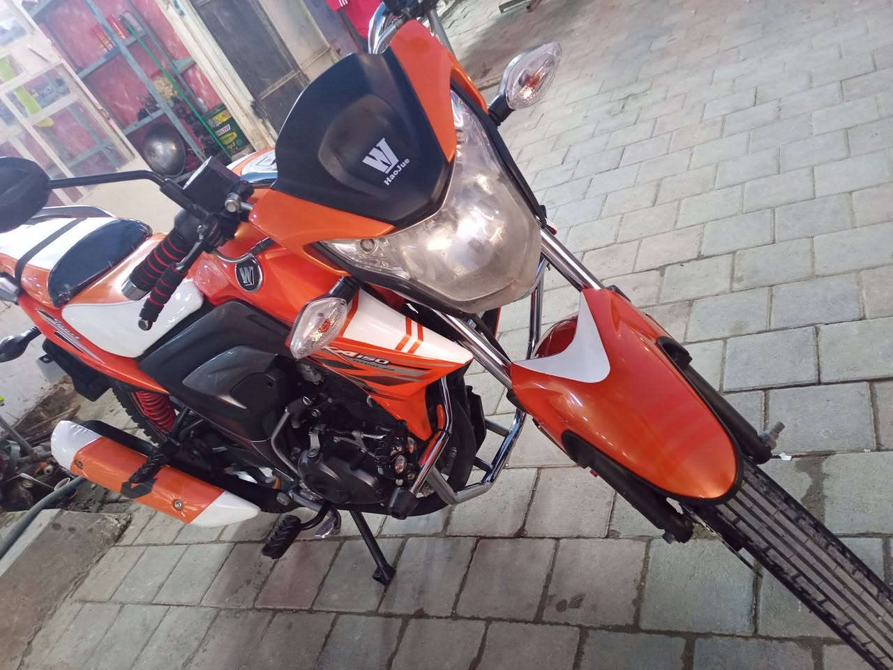 للبيع موديل 20 مكمرك اوراقه كامله نضافه خير من الله مكفول كفاله عامه
سعر مليون و850 وبي مجال 
***********
