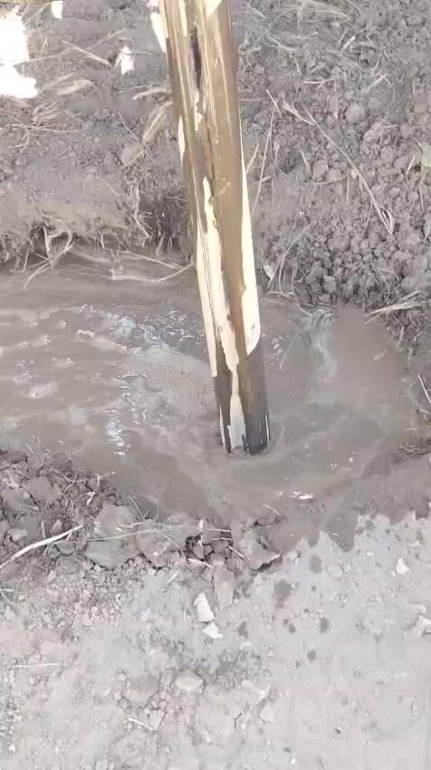 سلام عليكم حفارت ابار البيع سياره فالفو
البرج 8متر الكلي 6متر سويفن جديد عده 
36متر راس حفر واحد 12نج خنزيره ضغط 
400/100 السعر خاص  ***********
تواصل شـرڪـة الـڪـوثـر للأبار الجوفية
