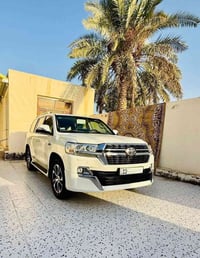 لاندكروزر GXR • ٢٠١٧ • ١٥٤ الف