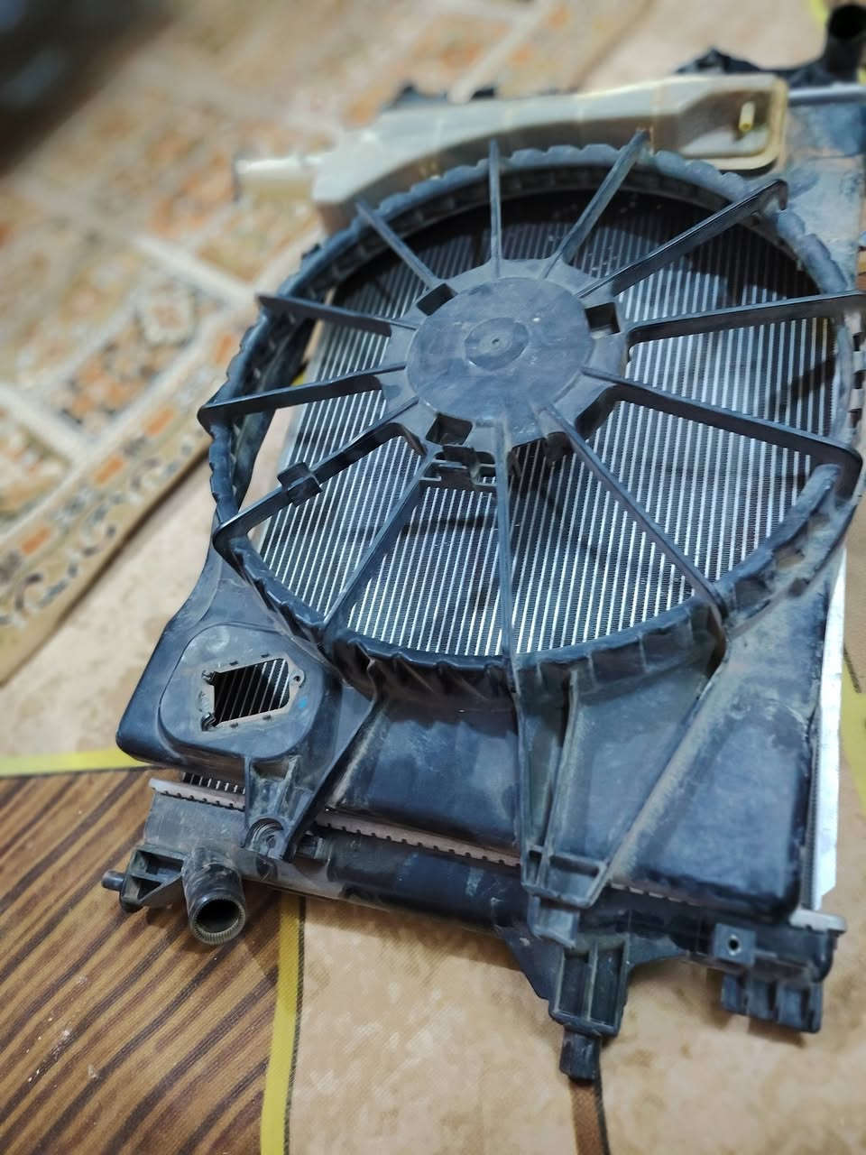 جويتر نيسان مال كصه للبيع وقراض اديتر لانتراوهذه رقمي الجويتر كامل ايسي ارفيو الي كامره شروط *********** سعر ١٥٠ وبيه مجال
