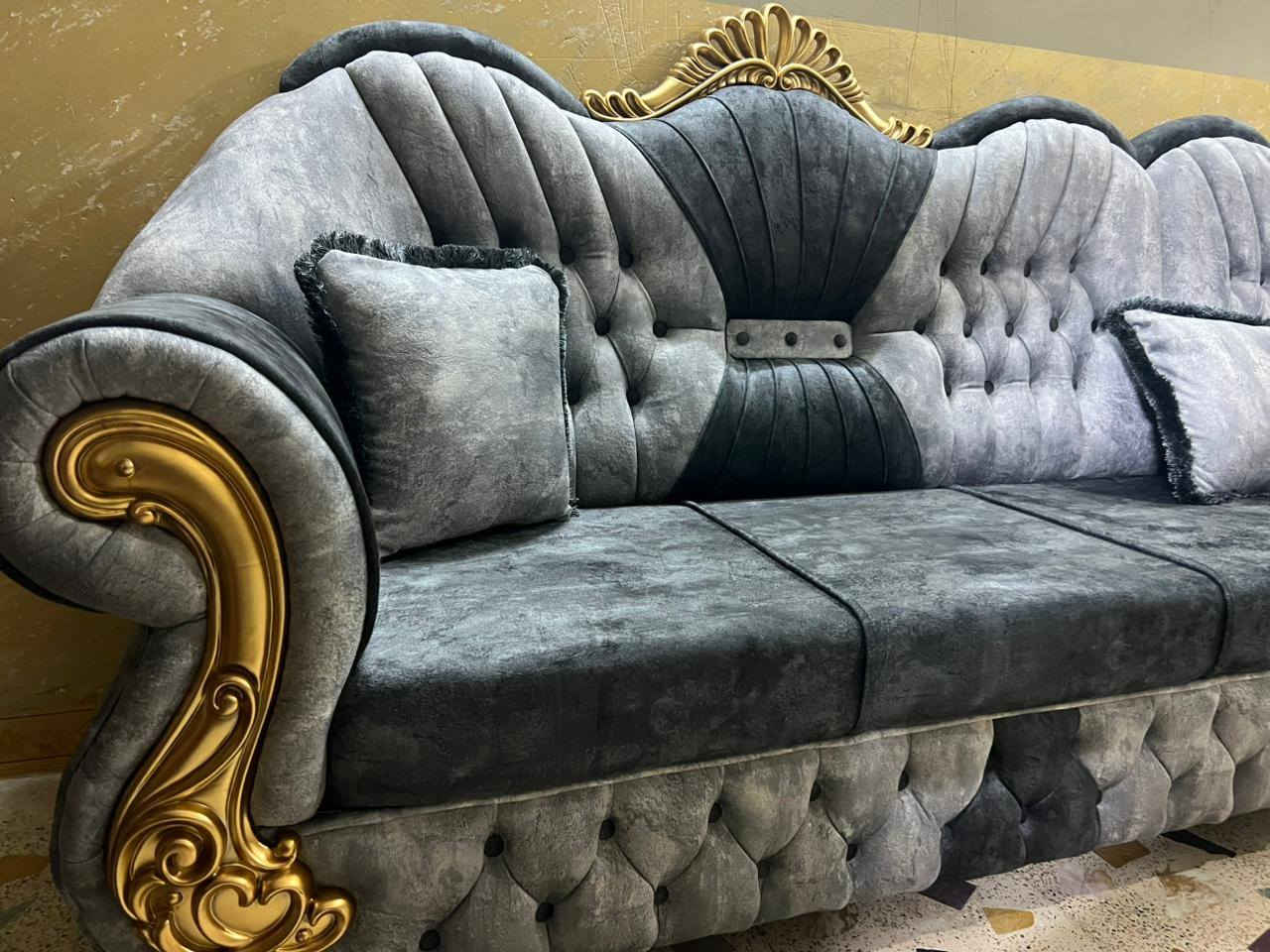 معرض زياد الأثاث المنزلي 

من بيت احد الزبئان 
ديوان فصال شغل الموصل حطاطه شغل ثقيل 
سفنج اكستره مميز 
خشب روسي ثقيل
رباط انجين 
رجل خشب ثقيل 
مع وصل ضمان الجودة 15 سنه 
يوجد جميع الاوان وحسب الطلب 
يوجد فصال 
عنوان المعرض تكريت شارع الزهور خلف افران الكرخ وقاسم مول معرض زياد الأثاث المنزلي 🫴 
***********
