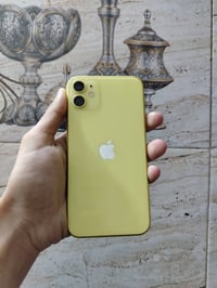 ايفون 11 مبدل شاشة وبطارية شخط مابي كله شغال السعر 150 قفل مكاني بغداد...