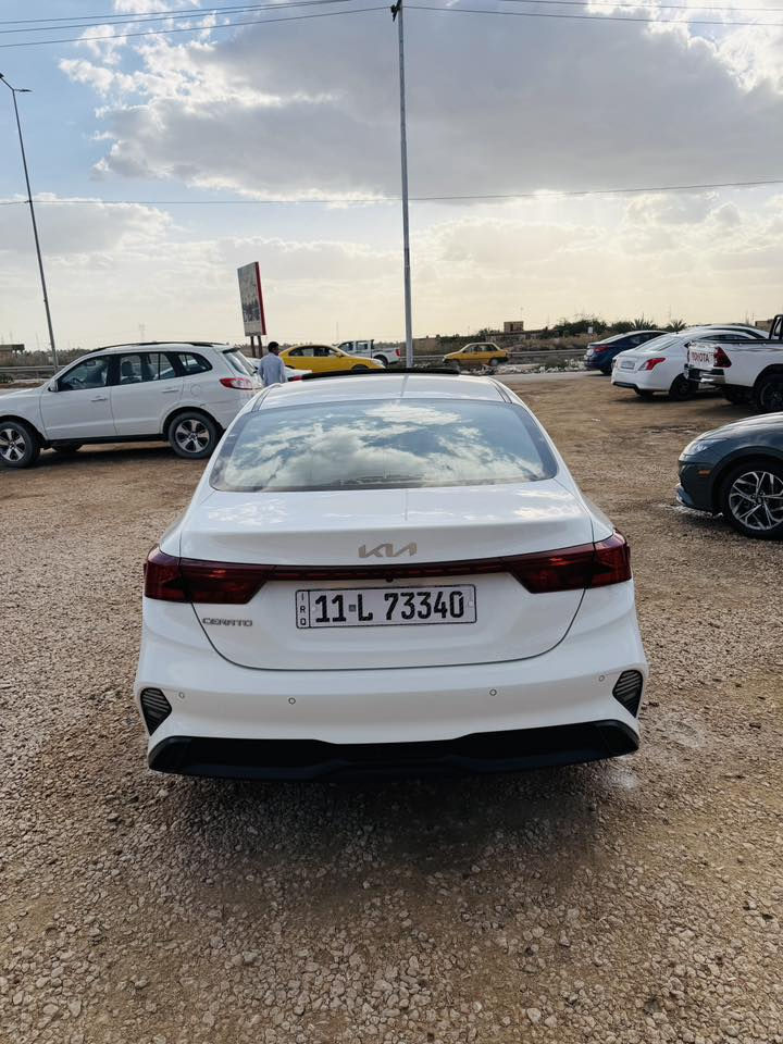 #يالله كيا سيراتو موديل 2024 خليجي
مكفوله كفاله عامه سونار موجود بل سياره 

مكينه 2000دوش فول موصفات فتحه

مرقم بغداد بسمي تحويل مباشر 

السعر 190$ (بيع نقدا فقط) تفاصيل 

واتساب ***********

العنوان الرميثه(معرض الخليج العربي)
