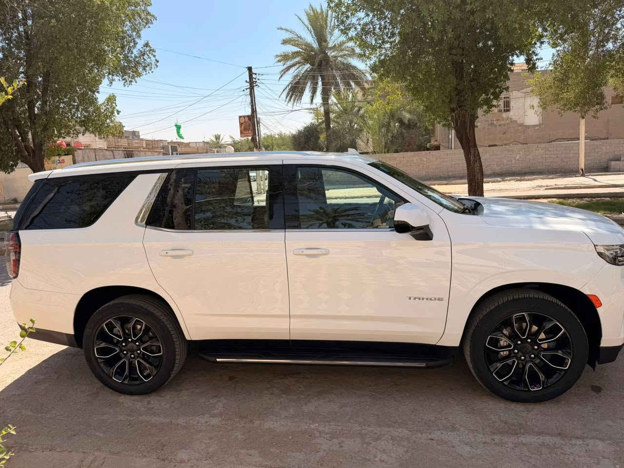 شوفرليت تاهو
موديل 2024 
فئه LT 
داخل بيجي  
وارد امريكي 
حادثها بنيد فقط 
رقم بغداد 
ماشيه 46 الف 
مكاني بغداد  
السعر 40 الف دولار  
الاتصال ***********
