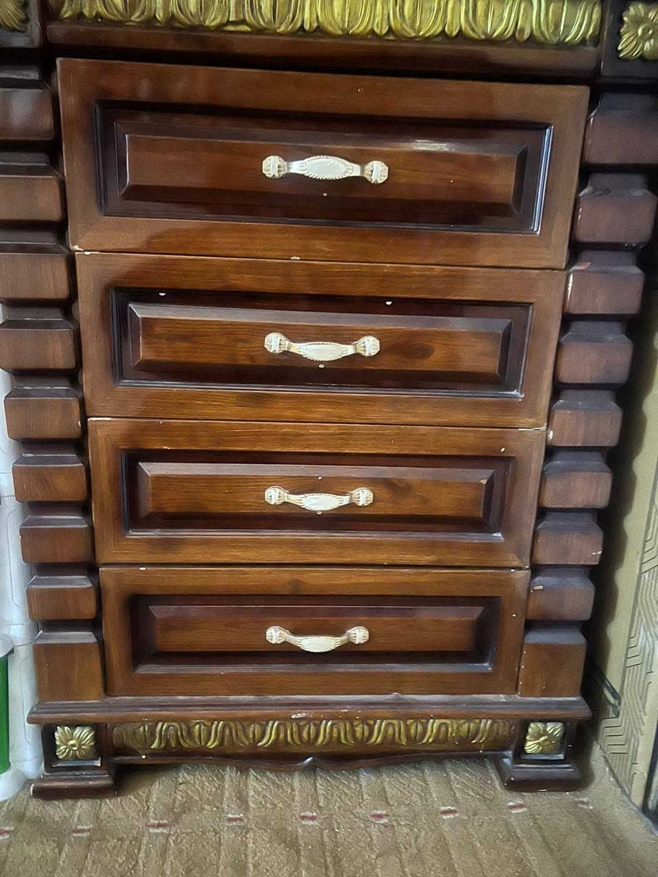 سلام عليكم مكلف بل نشر غرفة تركيه للبيع السعر 350 الف اي استفسار ***********
