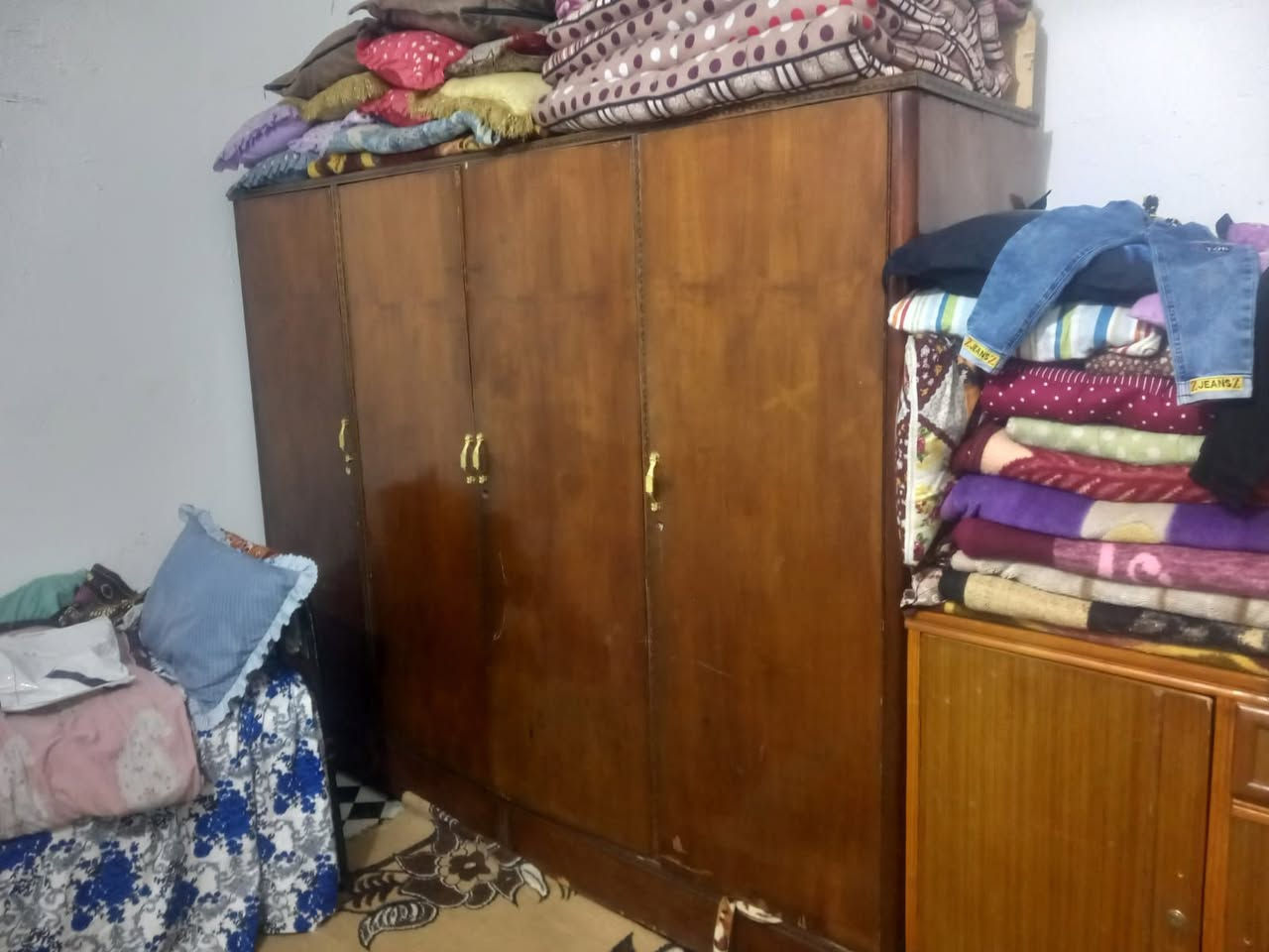 السلام عليكم كنتور صاج 4بيبان نقص بي بس طبكات مال داخل سعره ١٢٥ حسينيه مال راشديه عنوان مسقط شارع عماره المصري ***********
