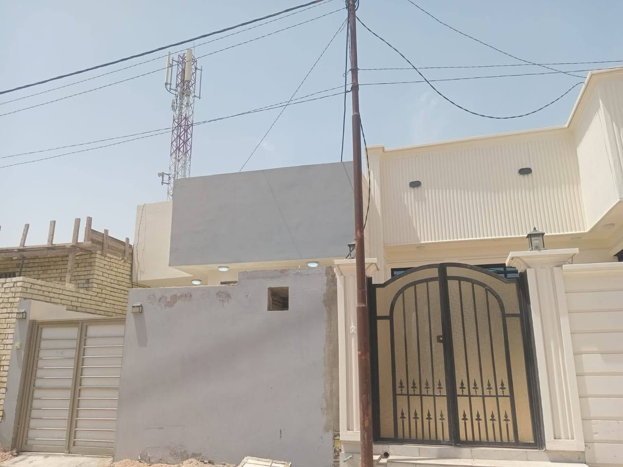 بيت 100 متر للبيع بالنجف شارع الصب عمود ٣٢١ خط اول بيع مستعجل خدمات كاملة

للاتصال *********** وأتساب السعر
مناسب جداً النجف, العراق
