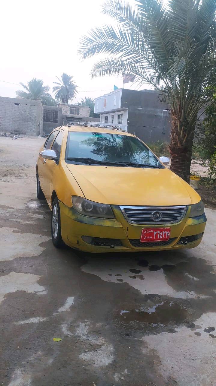 مباع ليفان 620 موديل قديم لون أصفر. السيارة بحالة جيدة من الخارج وبعض الخدوش موجودة. مقاعد مريحة وسعة داخلية جيدة. ممتازة للاستخدام اليومي والتنقل داخل المدينة. فرصة رائعة للي يدور على سيارة اقتصادية.
