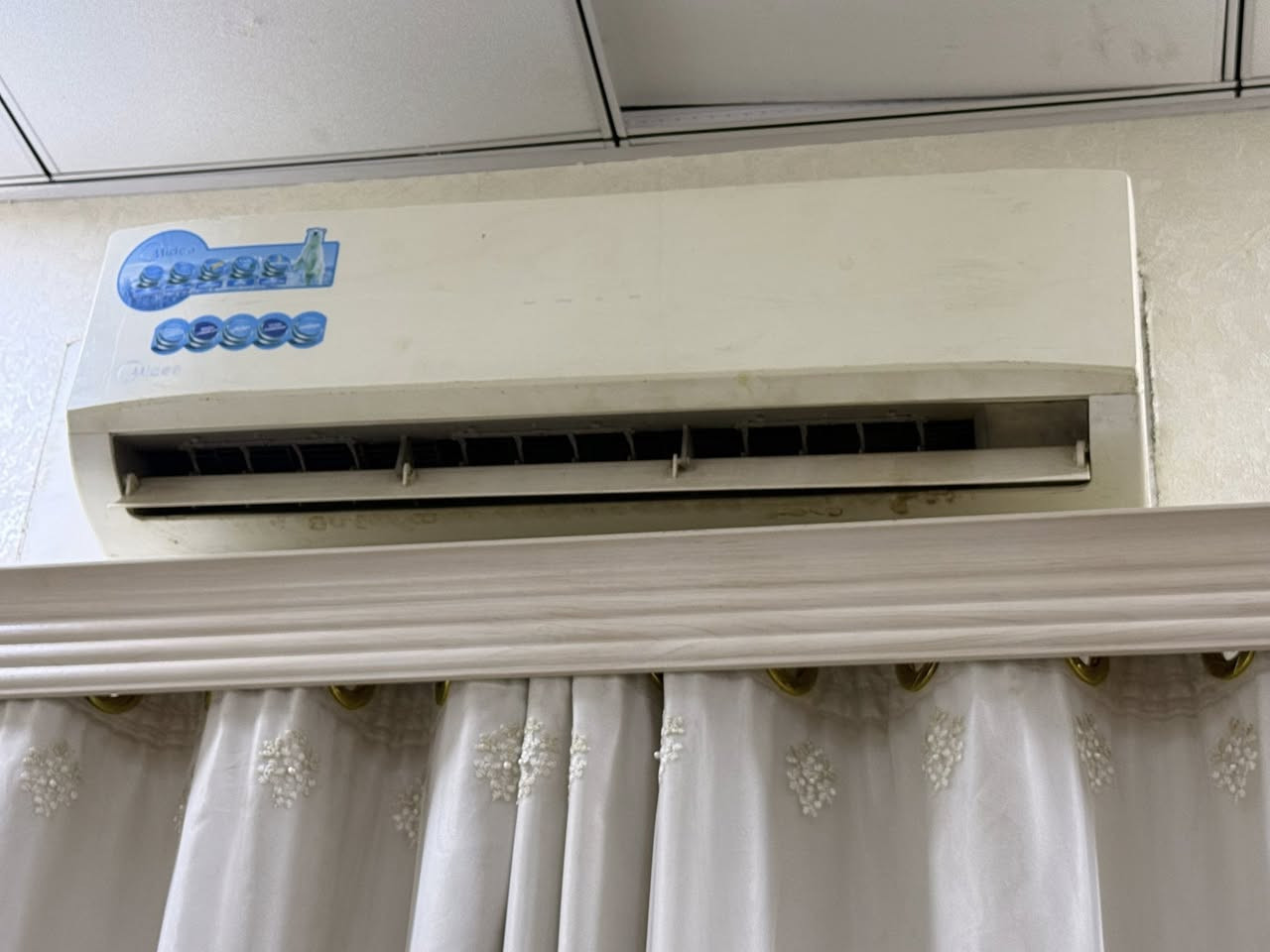 3 سبالت واحد منهن امفيرتر
السعر السبلت 300 
وكلهن بيهن مجال 
البصره القبله 
شغالات وكلشي مابيهن ***********
