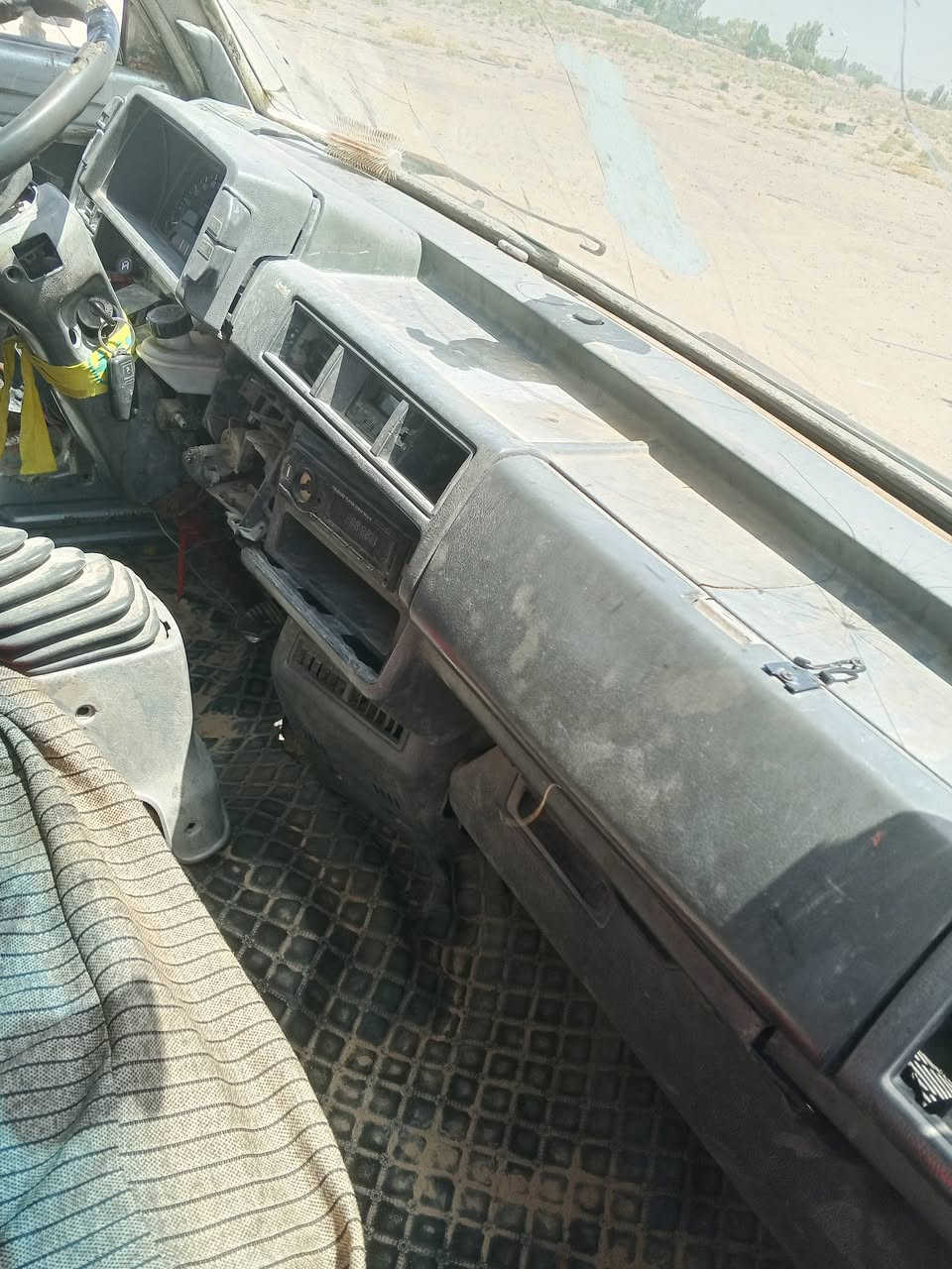 سياره بستا مكينه جديده حداديه جديده سياره جاهزه رقم نجف مكاني نجف خان نص *********** سعر مناسب

