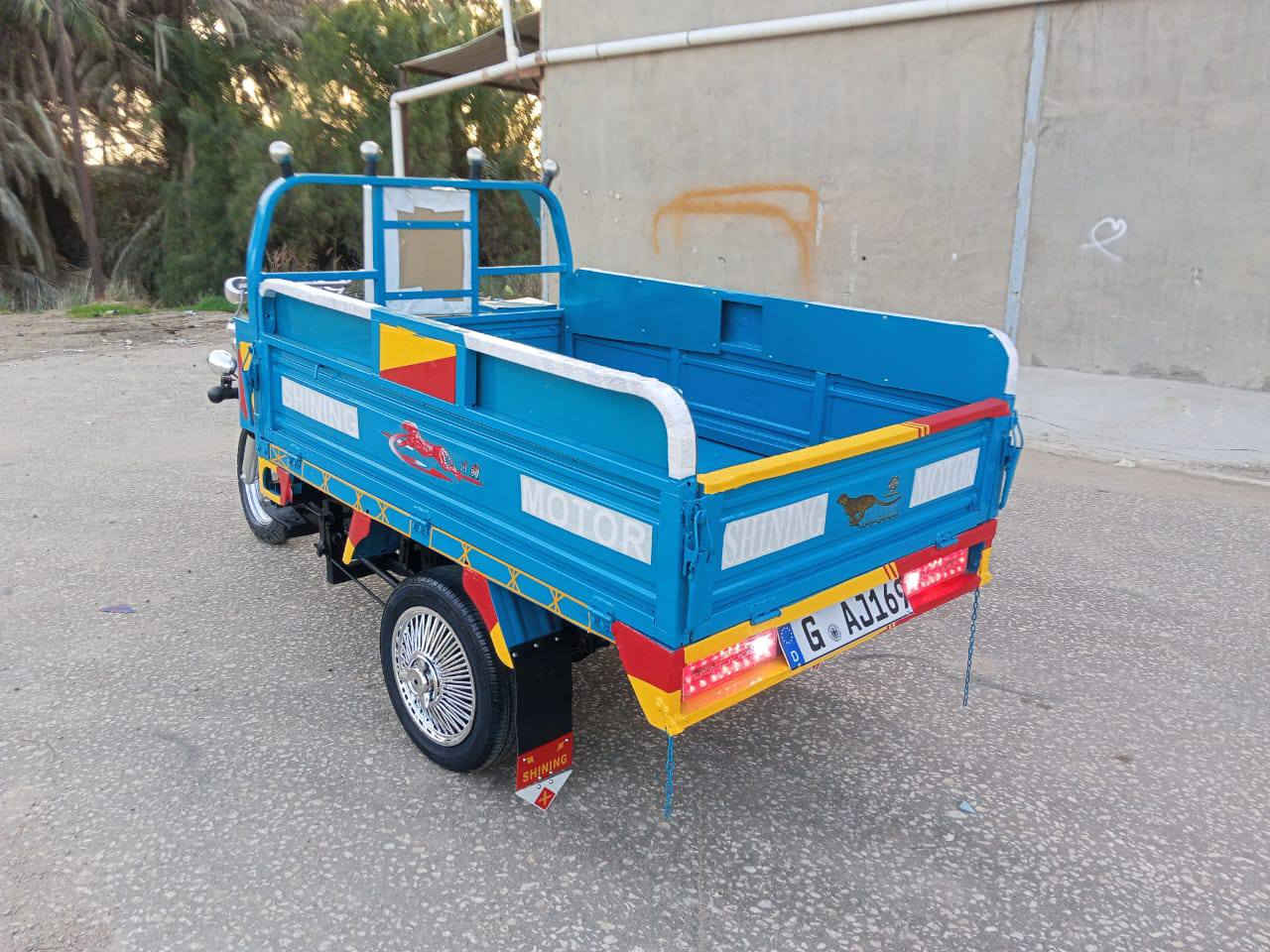 السلام عليكم توته للبيع موديل 19 ستوته حلوه وجاهزه كهرباء شغاله مقفوله شاصي ورقبه اوراق اصولي كان بابل الشوملي السعر 1400 وبيها مجال ***********
