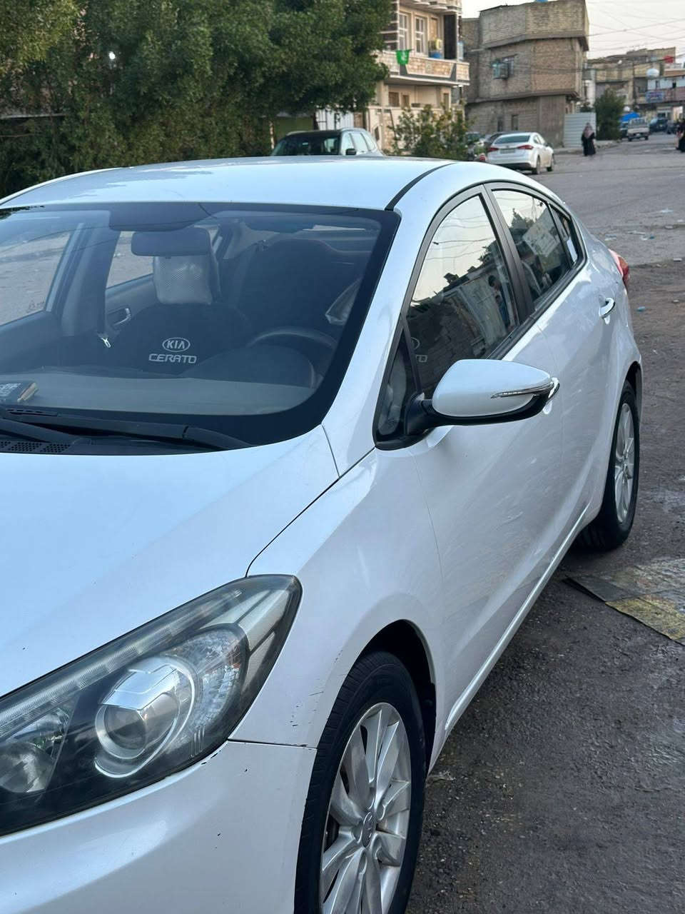 سيراتو ٢٠١٦  رقم بغداد
سياره كفاله عام كير محرك ماشيه ٦٠ الف 
سياره بيها بس جنطه مبدله وكاله اصلي ب ٢٠١٧ 
وارد خليجي اشاير بالمري ـ تحكم ستيرأ ـ مرايات شفط ـ شاشه مثل ما موضحه بصوره 
سعرها 132$ مجالها بسيط مكاني الحريه 
*********** رقم صاحب سياره 
*********** رقمي
