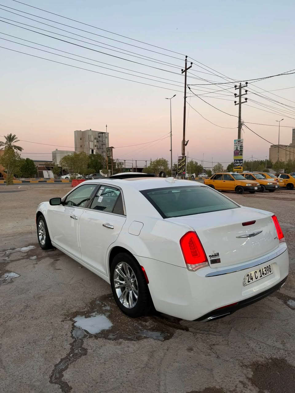 اوباما 2015
فول موصفات C 
داخل عسلي 
بنوراما برده خلفيه كشن حار بارد كشن خزن ستيرن كهرباء ويل حجم 18 مكسيكي 
سياره كفاله عامه 
رقم شمالي 
سنويه ورقم جديد تريد وكاله تريد تحويل 
سياره جديده معايزه شي 
السعر 238 مجال قليل كلش 
مكان سياره الديوانيه 
الاستفسار تصال عل ***********

