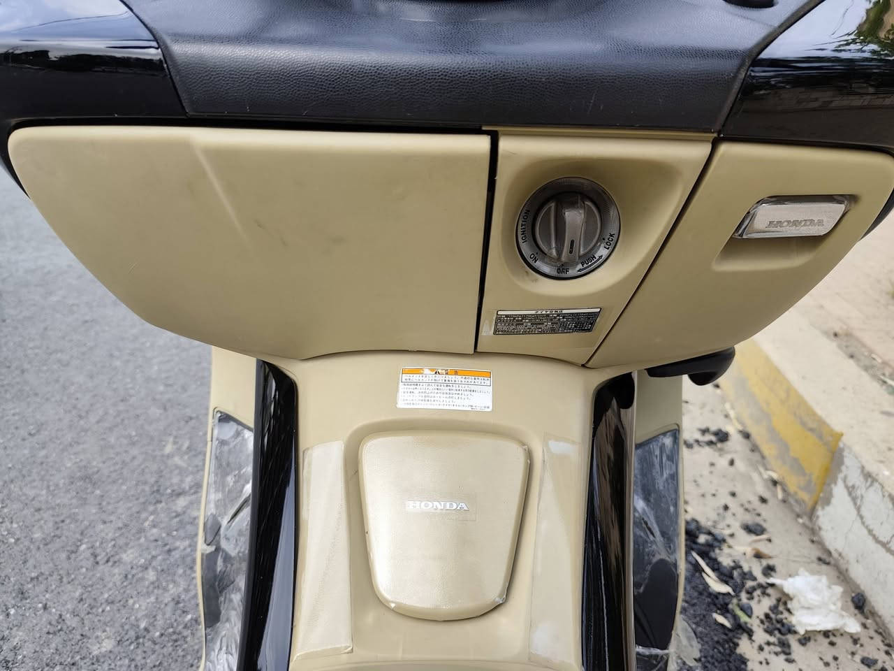 فورزا 010 شتیکی پاک و جوان
بێ بویاخ بێ شکاوی 
مە کینە ی  نە کراوە تەوە 
37 هەزار ڕۆشتوە 
تایە و بانسی شەریکە ی لە سەرە 
کامل سیرفز هەموو گیانی بە شەرت 

بصمه 
تەسجیل بلو توز
منفیس
abs
رادیته ر  
ویل كولد   فلنجه كولد 
لایت بیش و دوا كریستال 
داشبول كوشن بیلاد بیجی
 بی ته قیوی بی دراوی 
كلاج و قایش یابانی ده سكاری نه كراوه 

تكایه تكایه مشتری جدی نیت  مسج
 مه نیره 
شوین سلیمانی  
 
 قفل 18  گەڵا  قفل بو معاملە تیل مە کە

فورزه 010  دشبول اسرائیلی  
کفالە عامە  محرک صبوغ 
كامل سیرفز  تایر و دسك بیلاد 
ماشیه 37 
ما عندی تو صیل 
سعر قفل 18 
مکان سلیمانیە


**إذا كنت صاحب هذا الإعلان وتريد حذفه لأي سبب، رجاءا أرسل رسالة إلى الدعم الفني**