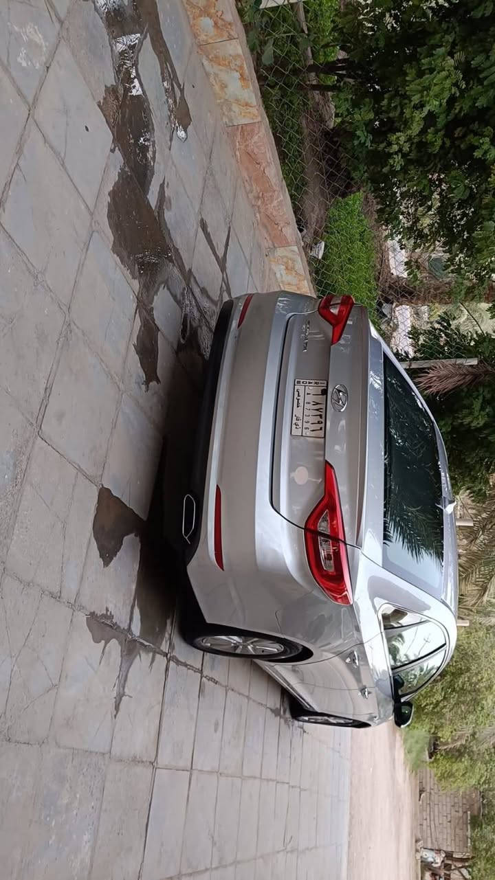 السلام عليكم
سوناتا موديل 2017 
حادثها بنيد وجاملغ بدون دواخل
تبريد تدفئه جاهزه
تخم تاير حداديه كله جديد سياره خير من الله جاهزه من كلشي مانقصها برغي للاستفسار الاتصال ***********
