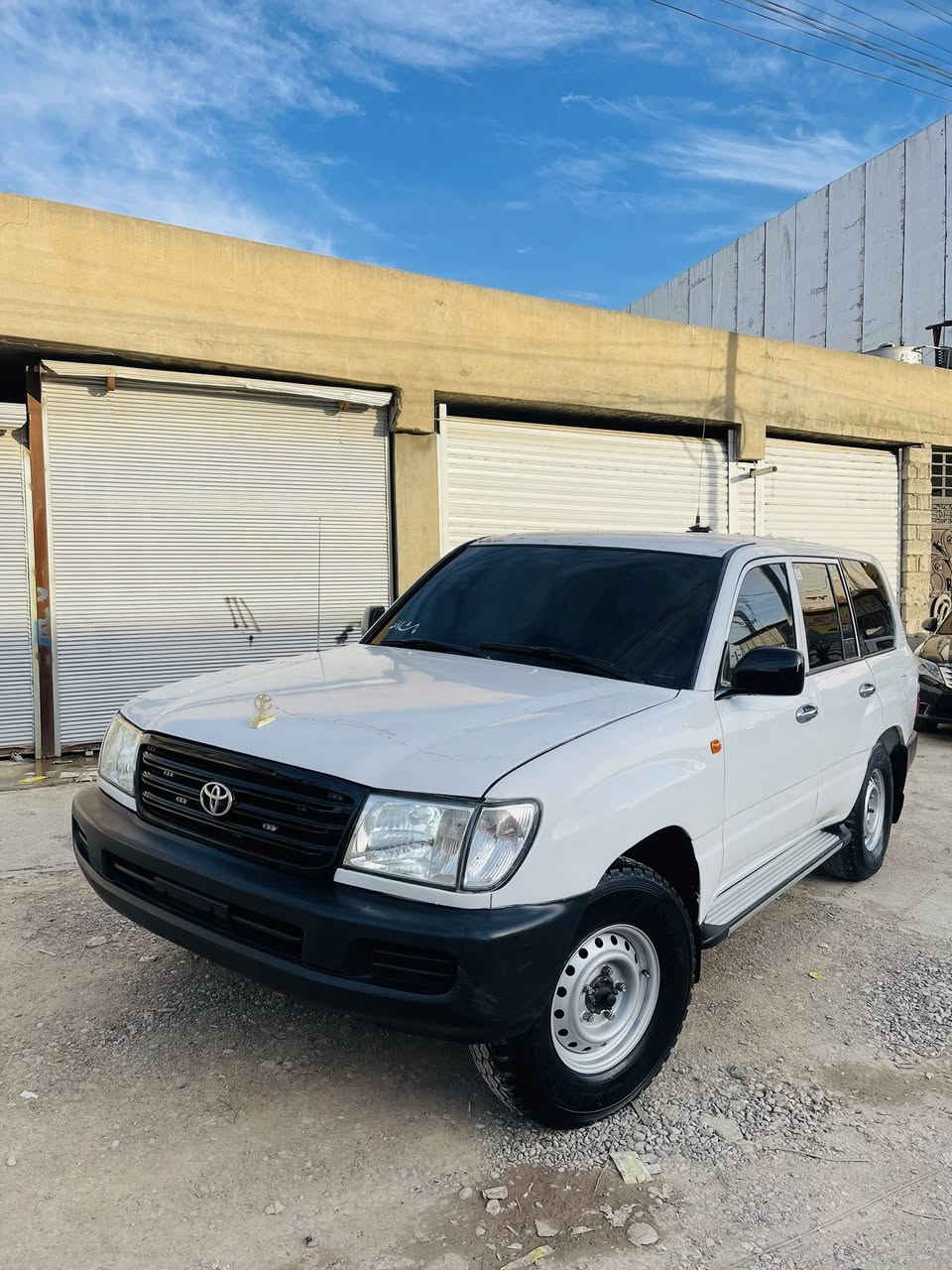 مؤنيكا ساغه علوجه  مؤديل ٢٠٠٤ تؤماتيك ده شبول به رز ده عمو ليدراوي هيج نييه په مپه له سه ر ساغه ي ١٨٠ هه زار رؤيشتوه سه يا ره كه سفر سفره جالو شوختي نييه گيرو مه كينه به شه رتي ١٠ وه ستا جركه ي تيدا نييه توندوتؤله هه موو گياني به شه رت سحري ٩٠ گه لاو مجاليكي برايانه ***********
