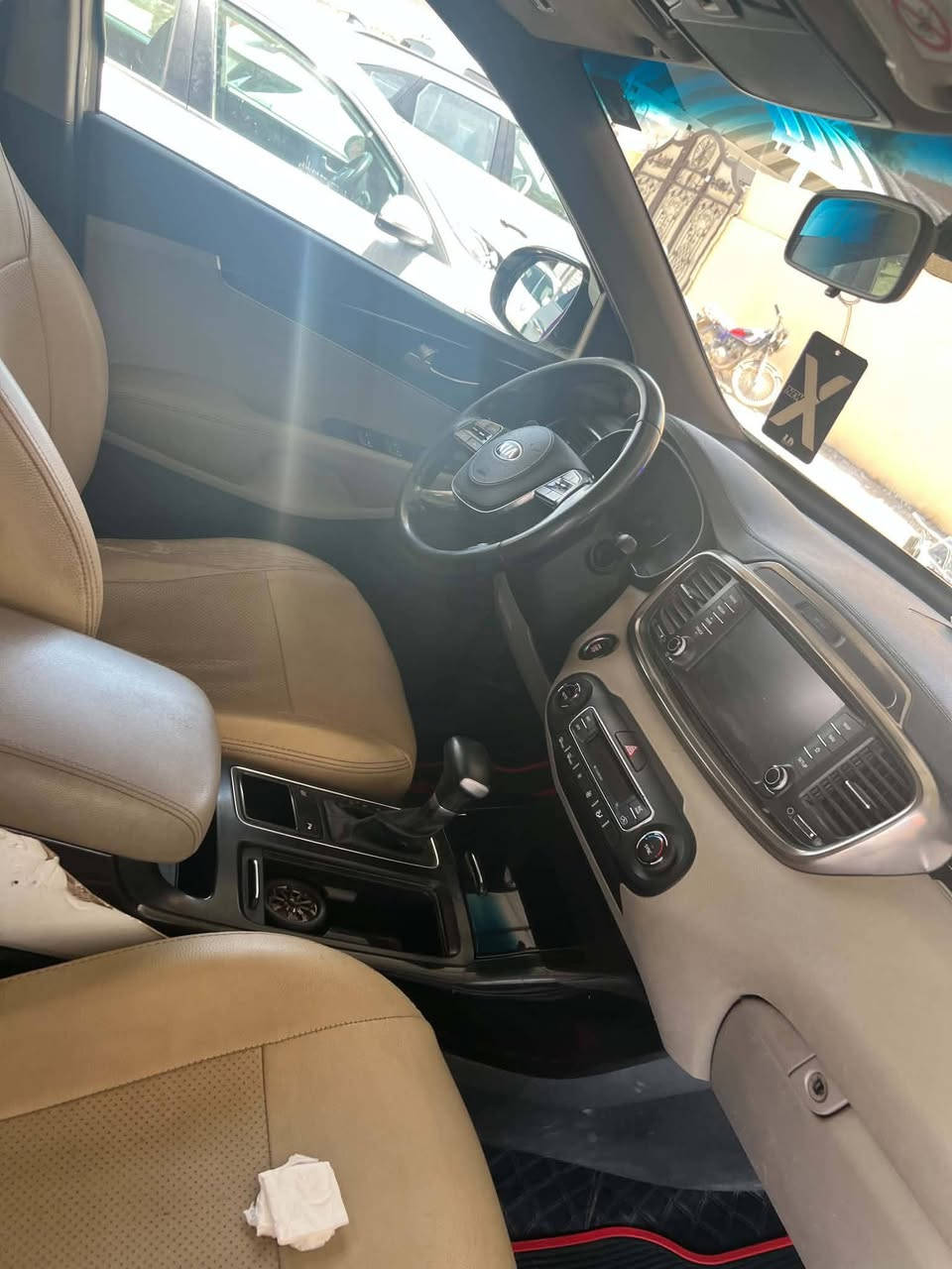 سورنتو خليجي موديل ٢٠
٦ سلندر
ماشيه ١١٠
كير مكفول 
مكينه مكفوله
رقم بغداد
العنوان بابل
سونارهه وصورهه معروضه بالصور
معروضه ب٢٢٠ بيهه مجال كلش قليل حك جيتك بس
***********
