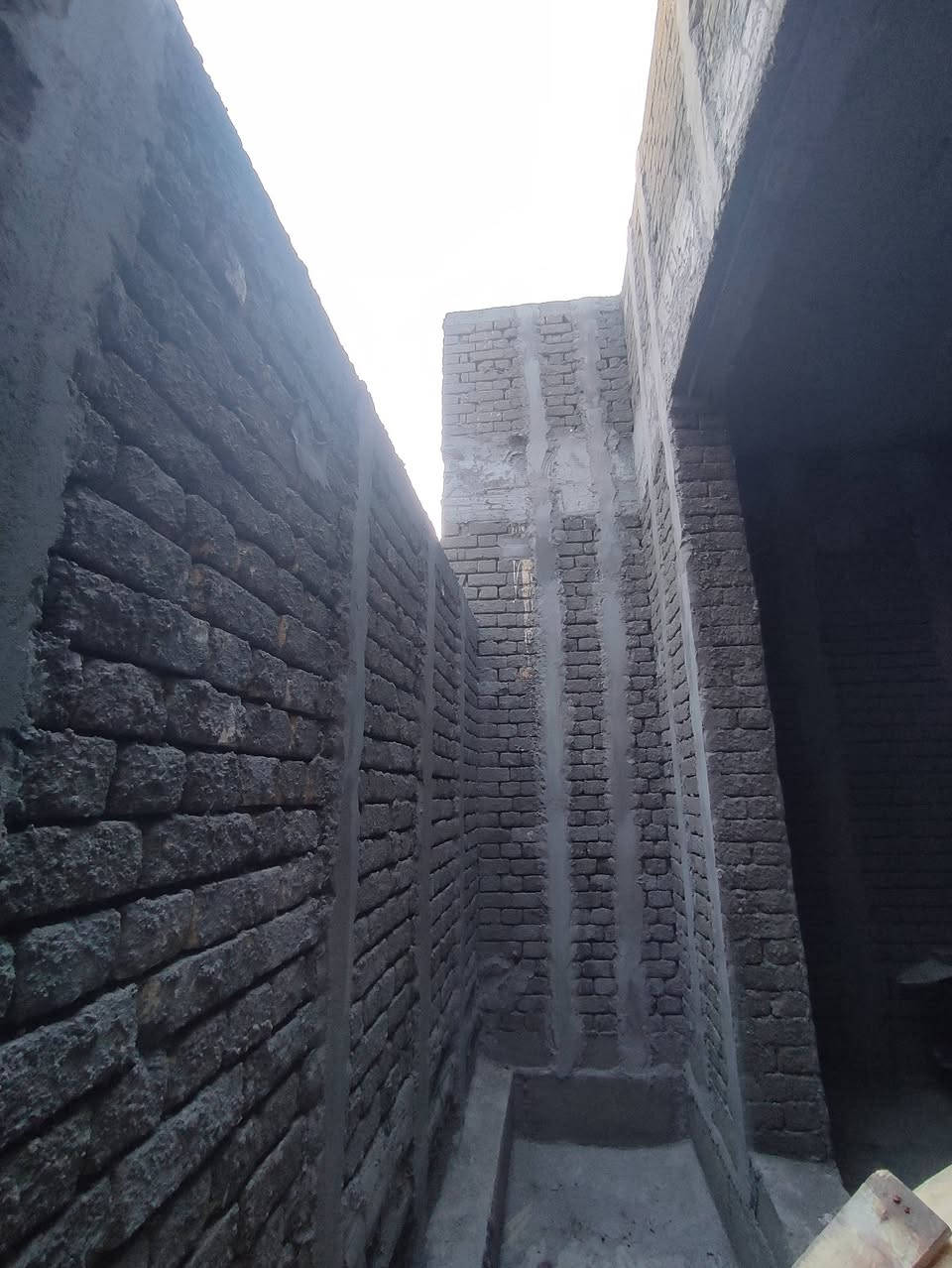 لبخ وبياض درجة اولى واسعار مناسبه والتزام بالعمل بصره فقط ***********
