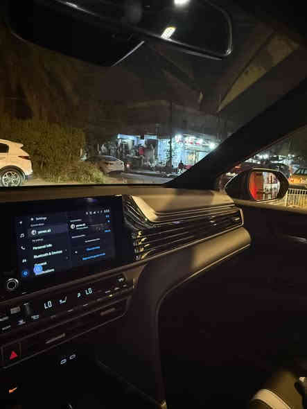 تويوتا كامري موديل 2025 هايبرد
وارد امريكي

Se (night shade)

بصمه 

داخل جلد

كشن واحد كهرباء 

السياره كله بلون الاسود 

كلشي موضح بلصور حادثه ورقم شاصي هم موجود 

ماشيه 4 الف 

السعر 25,000$

250ورقة وبي مجال 

للاستفسار:***********
