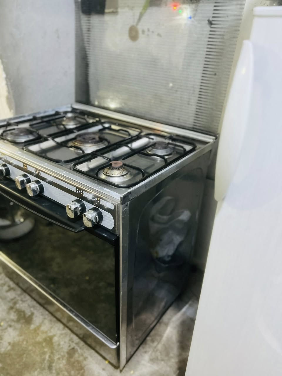 تەباخ تەکنۆ
بی عەیب ئیشە کا هەر پینج چاوکەی و فرنەکی خاوین زۆر
تباخ تکنو شخال ٥ عیون و فرن بشرت فحس
مکان بنسلاوە
***********
