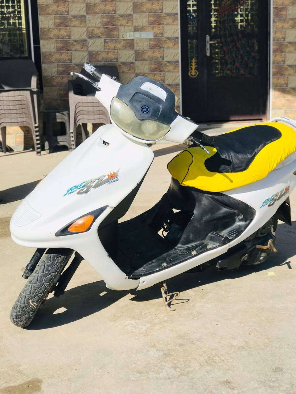 السلام عليكم دراجه فراشه فحل للبيع دراجه مكفوله كفاله عامه ما ناقصه شي كلشي شغال سلف هندر اشاير كلوبات زنون كامله من كلشي مكينه ما مفتوحه مشي ونعومه خير من الله السعر 290 وبيه مجال قليل رحمه لولديكم الي ما يشتري لا يواعد وما يجي للاستفسار ***********
