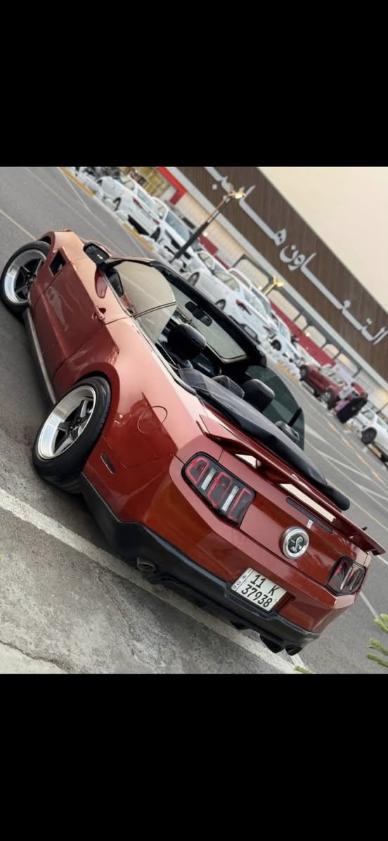 سلام عليكم 
موستنك 2012 بريميوم 
دشبول 7 الوان
كشف شغال 
مكينة وكير خير من الله
مكينة 3700
السيارة حلوة وبالعافية على الياخذهة
نقص السيارة (مشط ستيرن)
السعر 70 وبيهة مجال للشراي
سنوية وهزة ورقم جديد 
للاستفسار:***********
