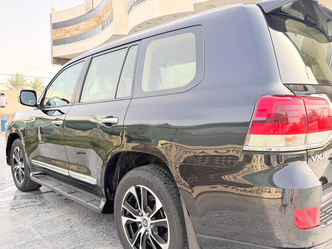 السلام عليكم للبيع لاندكروز موديل ١٨فول مواصفات محرك٨ حجم ٤٦٠
 بريم
مكفوله كفاله من الصبغ والتبديل  عده بارد بلجاملغ الامامي موضح  اربع أصابع  بسونار. 
رقم سليمانيه السعر ٤٧٥ للاستفسار *********** ***********
