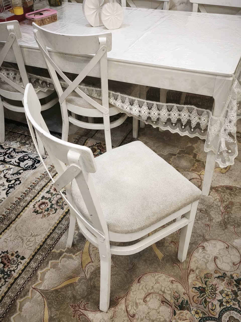 ميز طعام منشأ تركي 6 مقاعد
العنوان روناكي قرب جامع الشهداء 
السعر 250 وبيه مجال 
وغرفه نوم صاج داخل وخارج السعر 2و800 وبيه مجال 
للتواصل الاتصال على الرقم ***********
