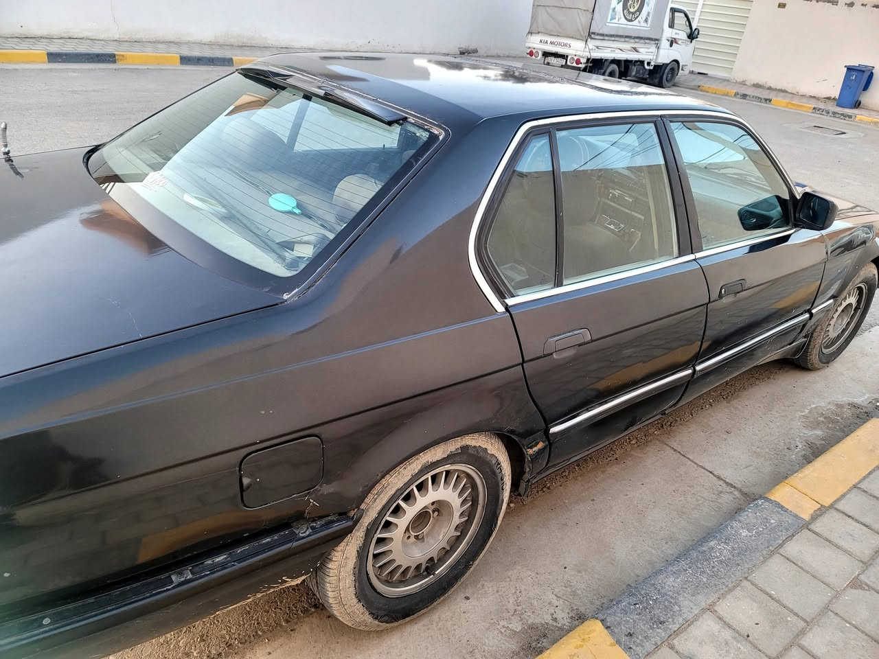 Bmw 735 1989  سيارة
شاد اله منظومه غاز 
رقمه بغداد مداور مباشر
حداديه صدر امامي وخلفي جديد
كاردن مرتبة جديد ومسوي صلايبه جديدات
كير ومحرك نظيفات
محرك ٣.٥ مفتوح 
السيارة على الغاز تفوله ب ١٠ تمشيك ٢٥٠ - ٣٠٠ كيلو 
بيه طخات من الجانب والدعاميه الاماميه
ميزانيه وبلنص جديده
تايرات جديد قبل فتره اشتريتهن
السعر ٤٠
مكاني بابل
*********** للتواصل
