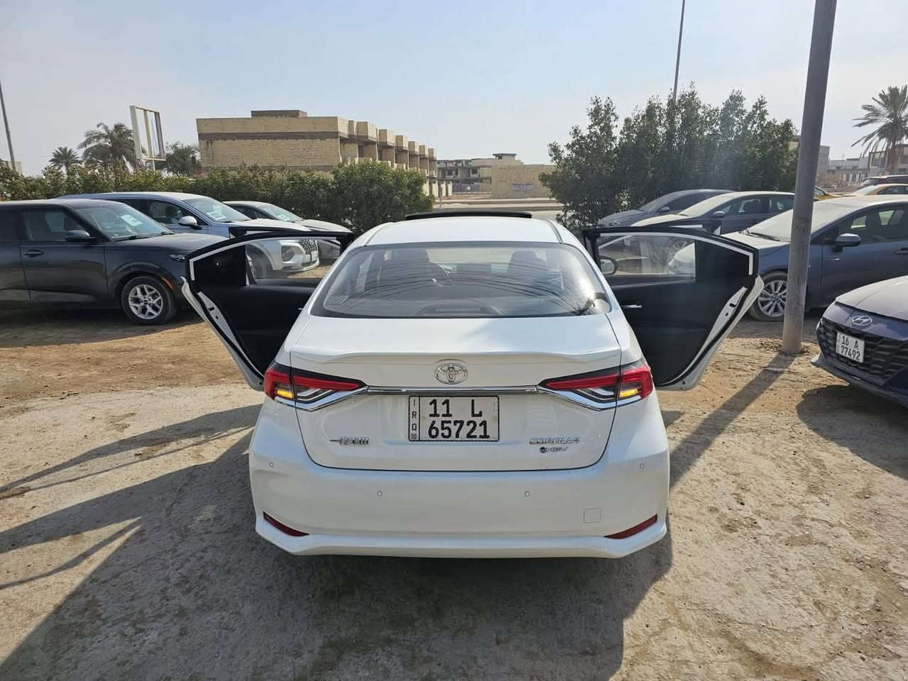 السلام عليكم 
كورلا هايبرد  مديل 24 خليجي فول مواصفات 
حساسات امامي خلفي 
رادارات امامي وجانبي 
ويل اسود 
مري +يدات سود 
ماشيه 9000
كفاله 
السعر 149 
للاستفسار  اتصل على الرقم 
***********
