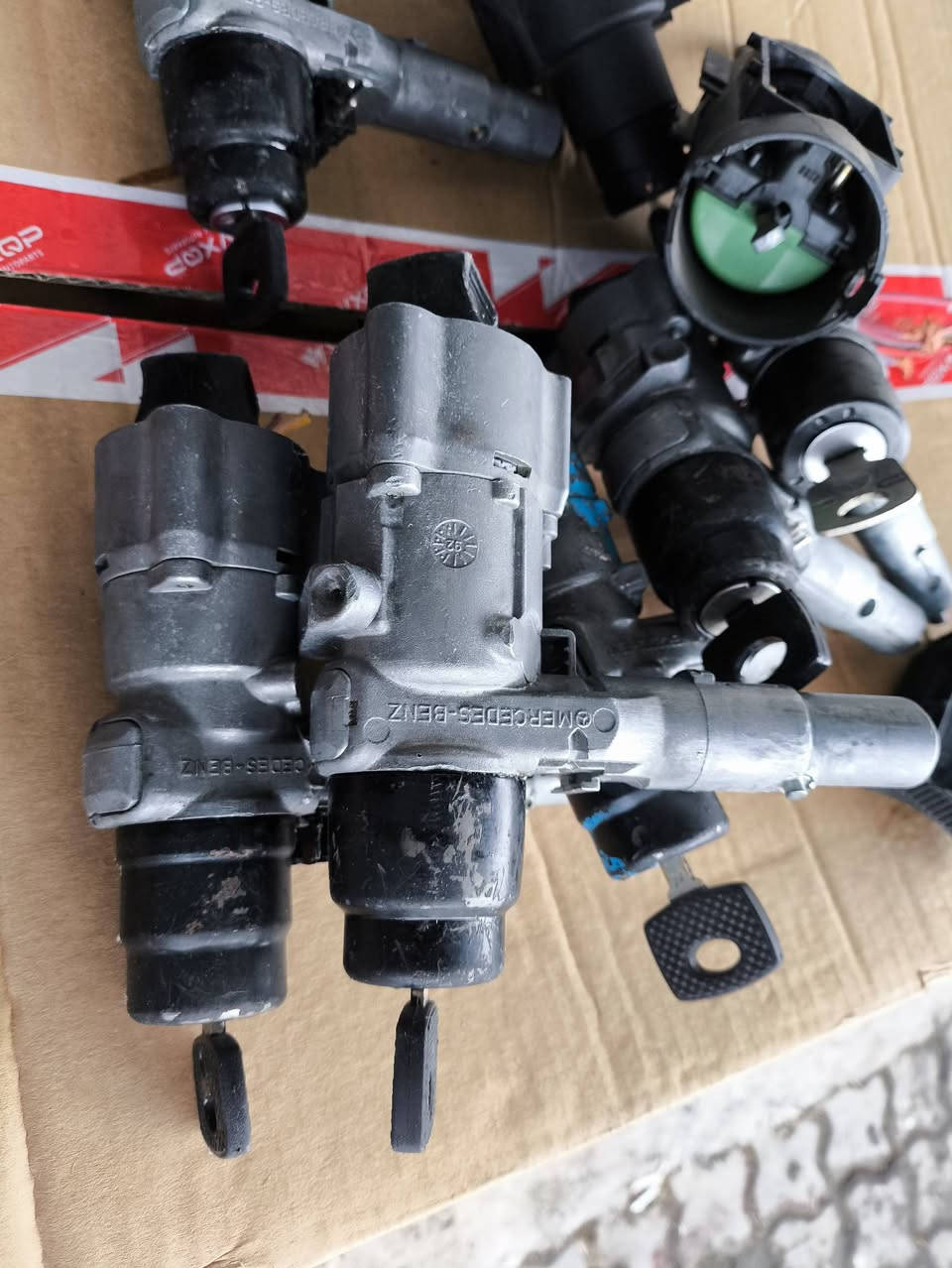 السلام عليكم اخوان متوفر ادوات احتياطيه مرسيدس دوب جامبو ام عيون شبح غواص 190 عنوان كركوك توصيل متوفر كافه المحافظات تحياتي***********
