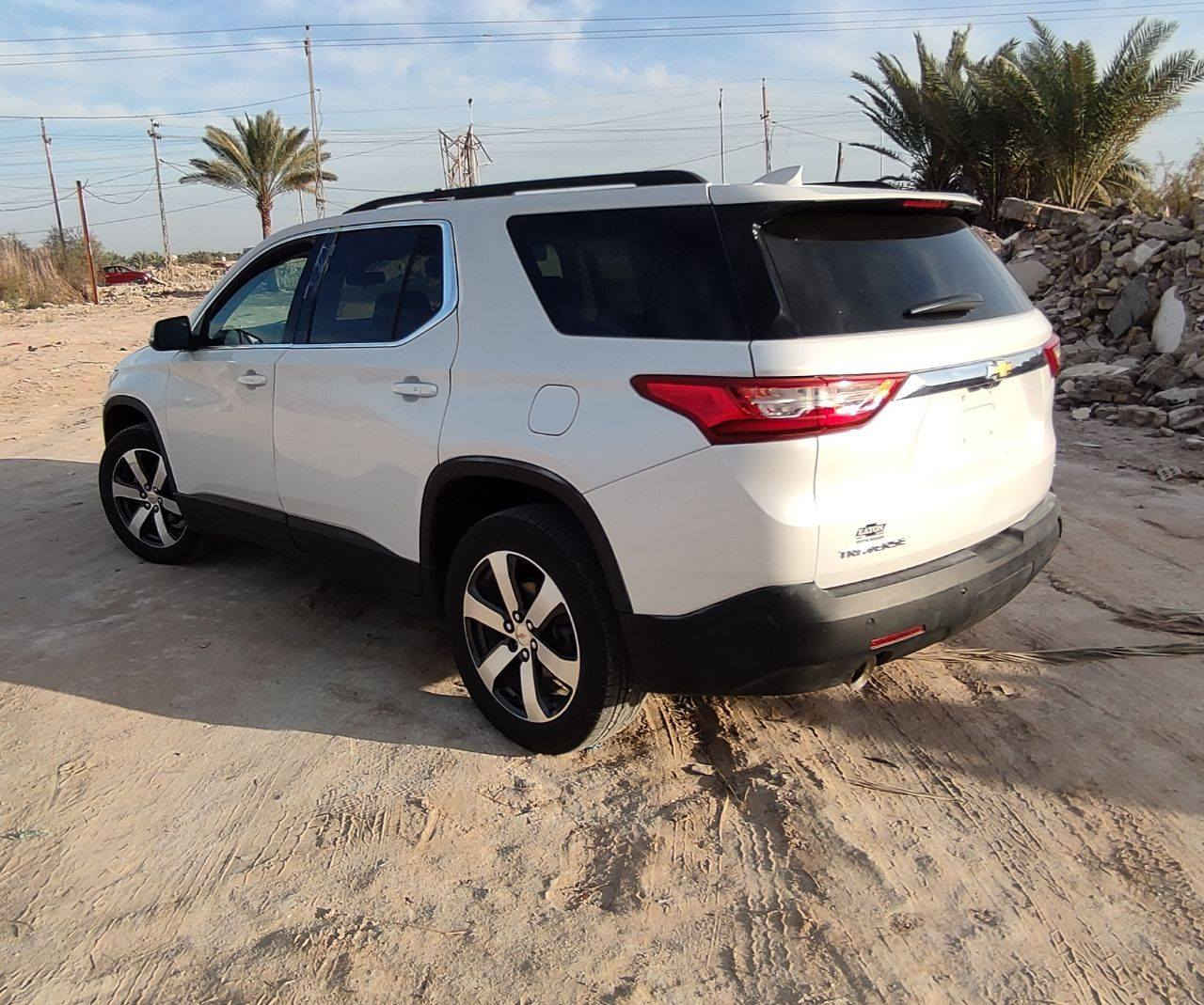 السلام عليكم
للبيع شفروليه ترافرس 2021 
السيارة 1/1 فولل 
مرقمه رقم كربلاء جديد 
بسمي السيارة 
مواصفات بريمر سياحي LT  
ماشية 14 الف فقط 🔥
حادث جاملغ وبنيد وباب السائق 
السيارة جاهزة من كل النواحي 

السعر خاص 
على الرقم التالي 
‏‪0780 001 6694‬‏ اتصل او مراسلة واتساب
