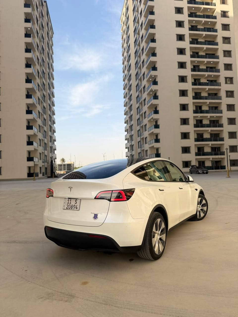 تيسلا موديل y  بسعر مناسب
2023 
ماشيه ٢٧
دبل ماطور 
بدون ايرباك داخل ابيض 
بدون دواخل 

***********
