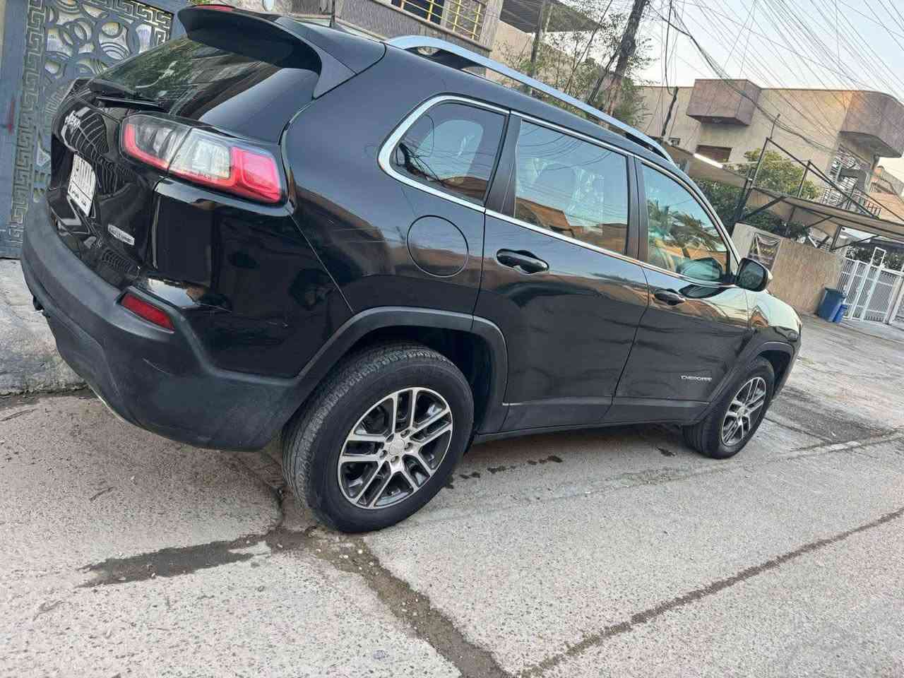 البيع جيب بزون موديل 2019 ماشيه 88قابله الزياده عنوان بغداد سعر 145 بيه مجال مراسله الصفحه او الرقم الهاتف ***********
