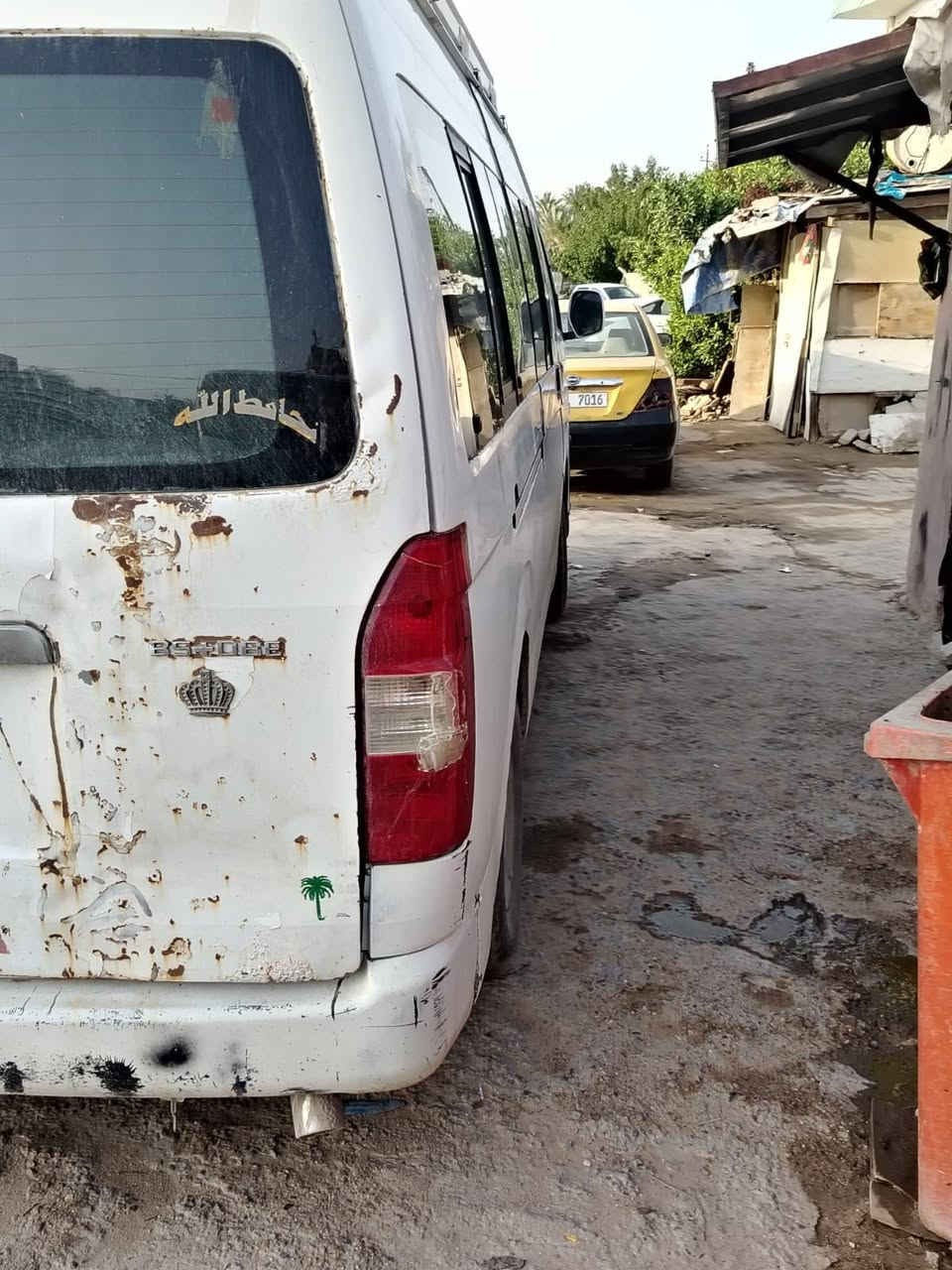 سلام عليكم جنبي موديل 14تبريد شغال ثلج بيه صبغ بل ربع الوره ولبجم مكينه مال كوستر مكفوله كفاله عامه بس النمره الثانيه تفلت السعر 115مطلوبه هيه ومرور 40ورقه ينزلن من سعر السياره ***********مكان السياره بابل اتصل وبيك خير ودلل
