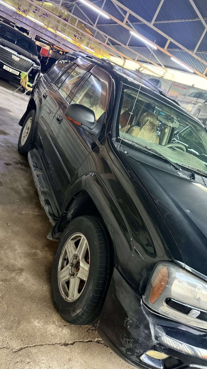 بلايزرر  2005 سياره نضيفه وجاهزه الاخير وفول مكينه وكير وتبريد وصدر كله هسه ادامه كامله قبل سبوع بسمي تحويل ثاني يوم سنويه 2028 سياره فول فتحه كراسي كهرباء قبط اسود مرغوب 6 سلندر بغداد الشعب مقابيل كاتب عدل الشعب 
 السعر 80 وبيه مجال شي قليل حق الجيه 
***********
