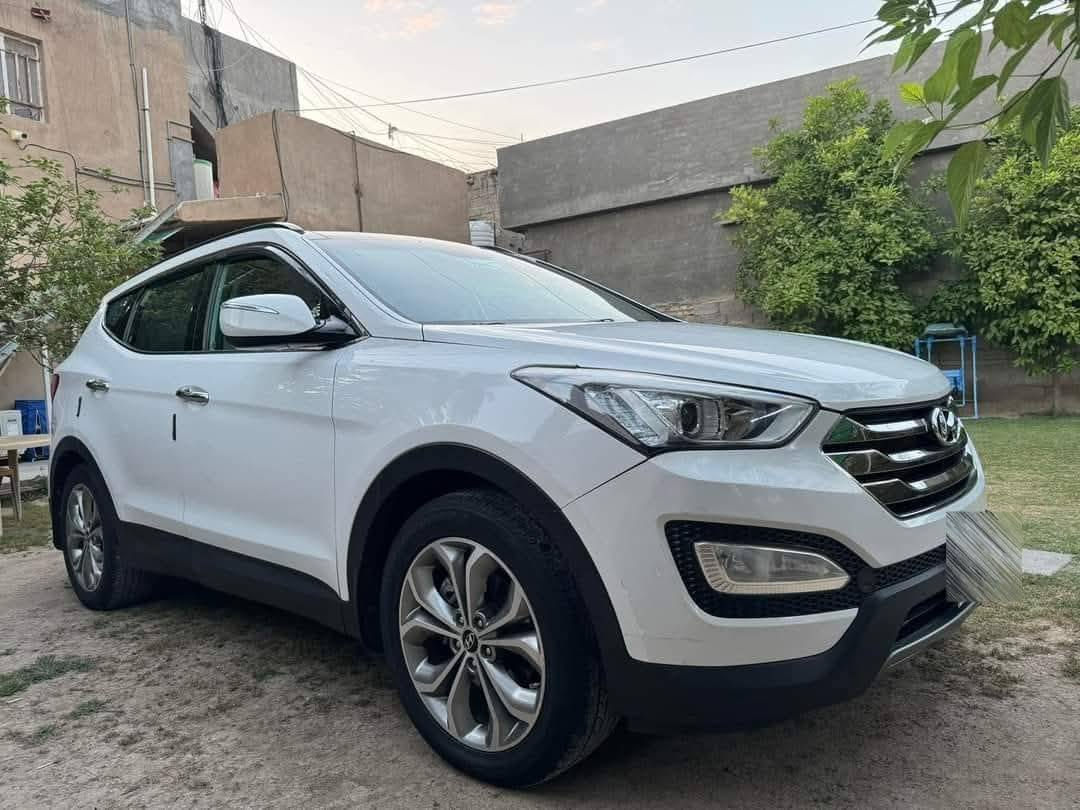 موديل ٢٠١٣ خليجي كويتي ٦ سلندر فول رقم بغداد باسمي بيها نص دعامية أماميه صبغ وتكيل باب الصدر المكينه فقط مبدل كازكيت لارواجز ولا تنقيص عليها أدامة كامله من الصدر ومنظومة البانزين ممشى السيارة ١٤٧ الف *********** ديالى الخالص
