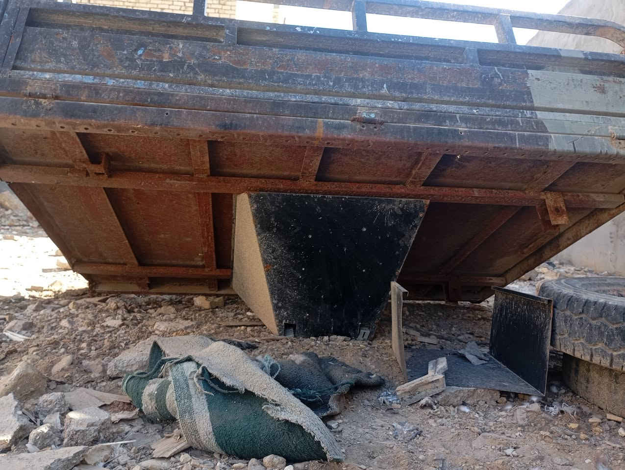 بدي ستوته للبيع عوزه بس صبغ  لا خياس ولا شي مكاني فلاحيه ***********
