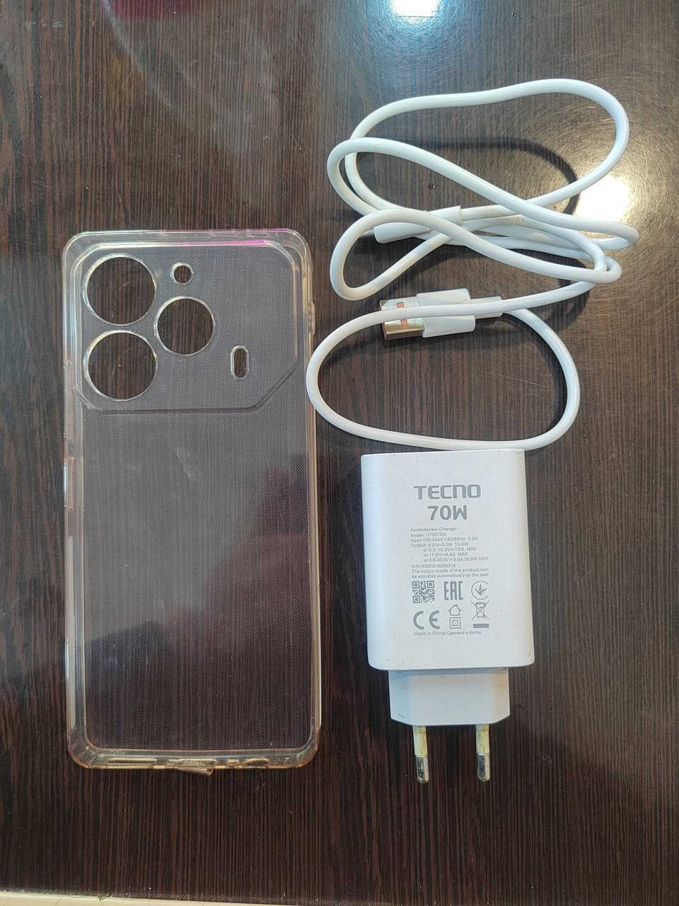 السلام عليكم جهاز تكنو بوفه 6 برو 5gذاكره 256 رام 24 /12+12  مستخدم حيل نضيف شرط جلخ مابي  فقط شاحنه الاصليه 70W بدون كارتون يدعم ببجي 60 فريم سماعات ستيريو حجم البطاريه 6000 ملي سعر الجهاز 200 الف مكاني جانب الأيمن حي 17 تموز ***********
***********
