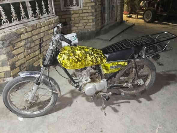 دراجه ادوات بس رقم شاصي وبليته موجودات للبيع ما مغسوله دراجه محرك صوت ناعم شلعه تخبل وين ما يعجبك دكه هندر السعر350وبيه مجال مكاني قضاء امدينه العلوان***********
