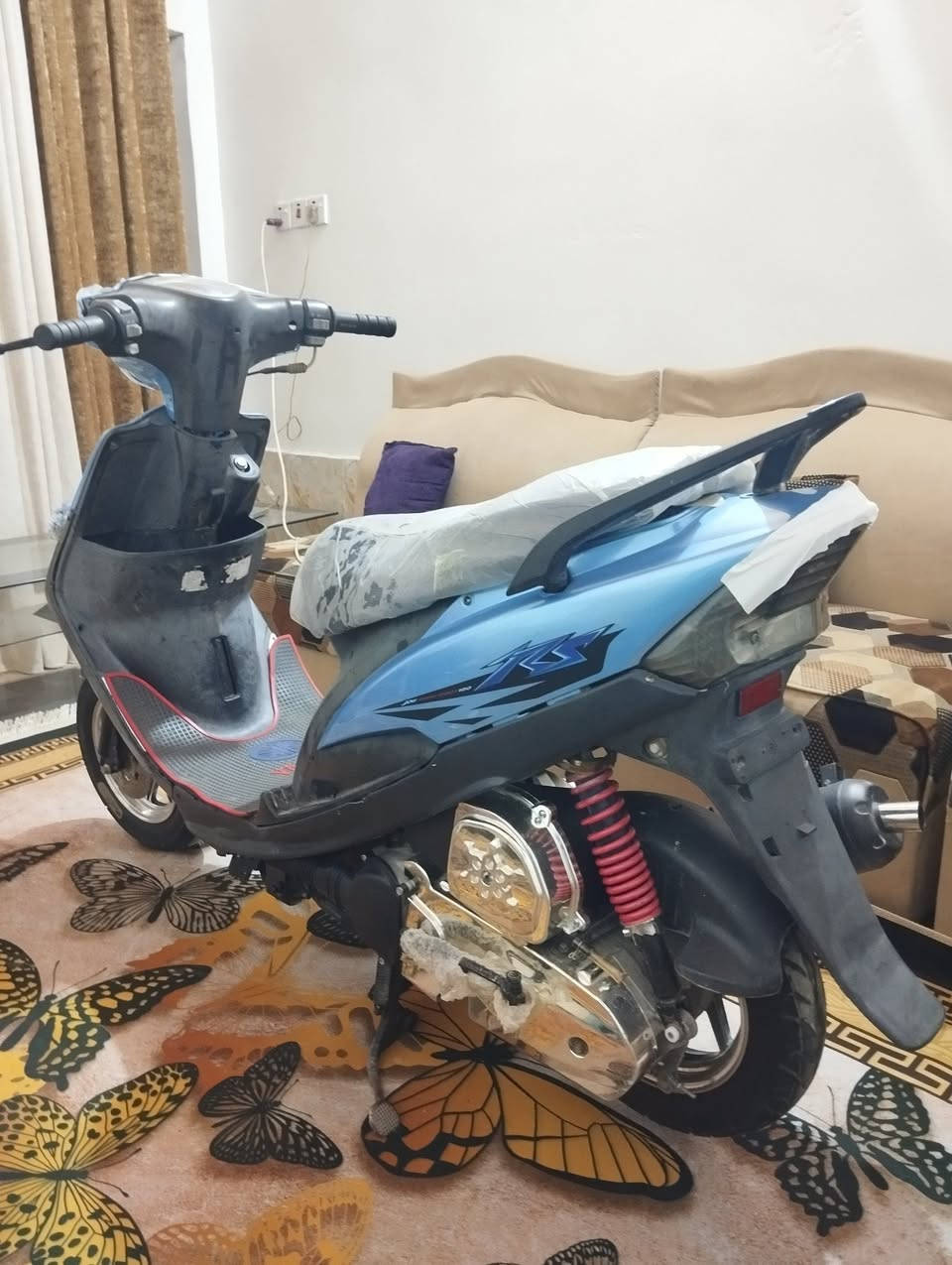 للبيع ماكس عدله مفتوحه مره وحده تجفيت جديد دراجه شلعه معدل نقصها سلف وعندي موجود بس اشده السعر 500 مكاني ديوانية ***********
