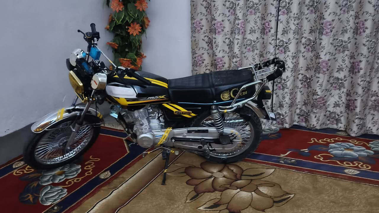 سلام عليكم
دارجة للبيع مديل25
نامة تو برو
محرك خير من الله 
دراجة مكفولة 
السعر775او بي مجال قليل
للتولصل وتساب موجود 
***********
