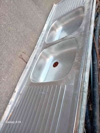 سنك مستعمل نظيف جداً  سعرة ٥٠ وبي مجال 07813851788