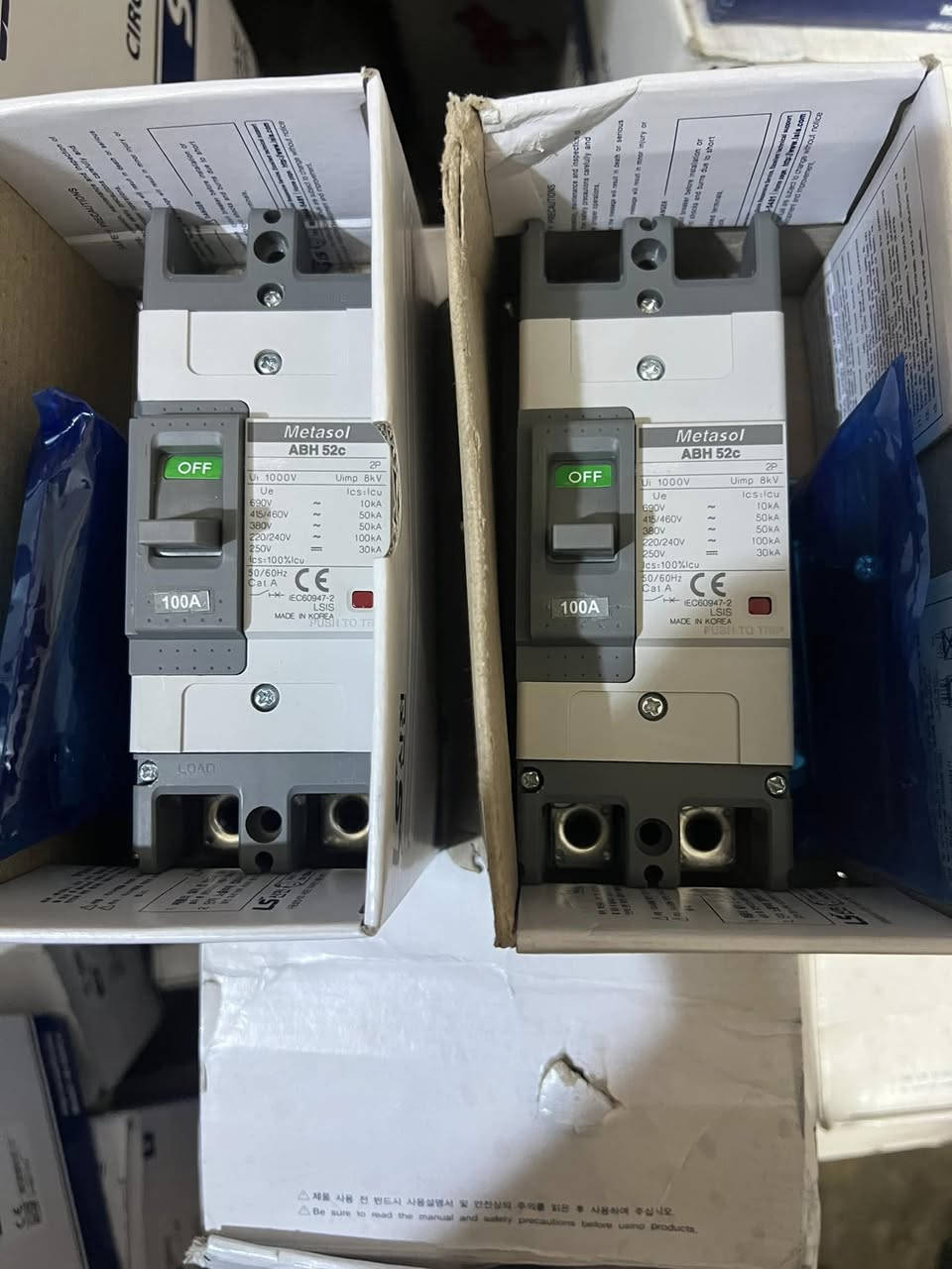 السلام عليكم وصول وجبه جديده من القواطع البالة آصلي 👉
قاطع ثنائي ١٠٠ امبير كوري وياباني حجم صغير 👈 ٨ الاف 
قاطع ثنائي ١٠٠ أمبير كوري وياباني حجم كبير 👈١٢ الاف 
قاطع ثلاثي ١٠٠ أمبير كوري وياباني حجم صغير 👈 ١٢ الاف 
قاطع ثلاثي ١٠٠ أمبير كوري وياباني حجم كبير 👈 ١٥ الاف 
قاطع رباعي ١٠٠ أمبير كوري وياباني حجم صغير 👈 ١٤ الاف 
قاطع رباعي ١٠٠ أمبير كوري وياباني حجم كبير 👈٢٠ الاف 
قاطع ثلاثي ١٢٥ أمبير كوري وياباني 👈 ٢٠ الاف 
قاطع رباعي ١٢٥ أمبير كوري وياباني 👈 ٢٥ الاف 
قاطع ثلاثي من ١٥٠ أمبير إلى ٢٥٠ أمبير كوري وياباني 👈٢٧ الاف 
قاطع رباعي من ١٥٠ أمبير إلى ٢٥٠ أمبير كوري وياباني 👈٣٥ الف
قاطع ثلاثي ٤٠٠ أمبير كوري وياباني 👈 ٦٥ الاف 
قاطع رباعي ٤٠٠ أمبير كوري وياباني 👈٨٠ الاف 
قاطع ثلاثي ٦٠٠ أمبير كوري وياباني 👈 ٩٠ الاف 
قاطع رباعي ٦٠٠ أمبير كوري وياباني 👈١٢٥ الاف 
قاطع ثلاثي ٨٠٠ أمبير كوري وياباني 👈١٠٠ الاف 
قاطع رباعي ٨٠٠ أمبير كوري وياباني 👈١٤٠ الاف 
توجد لدينا خدمه توصيل الجميع المحافظات ***********
