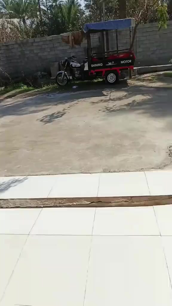 بيت للبيع مساحته 120 م الموقع علي مراد قبل وصول الى صورة أمام علي والسعر ع خاص الرقم ***********
